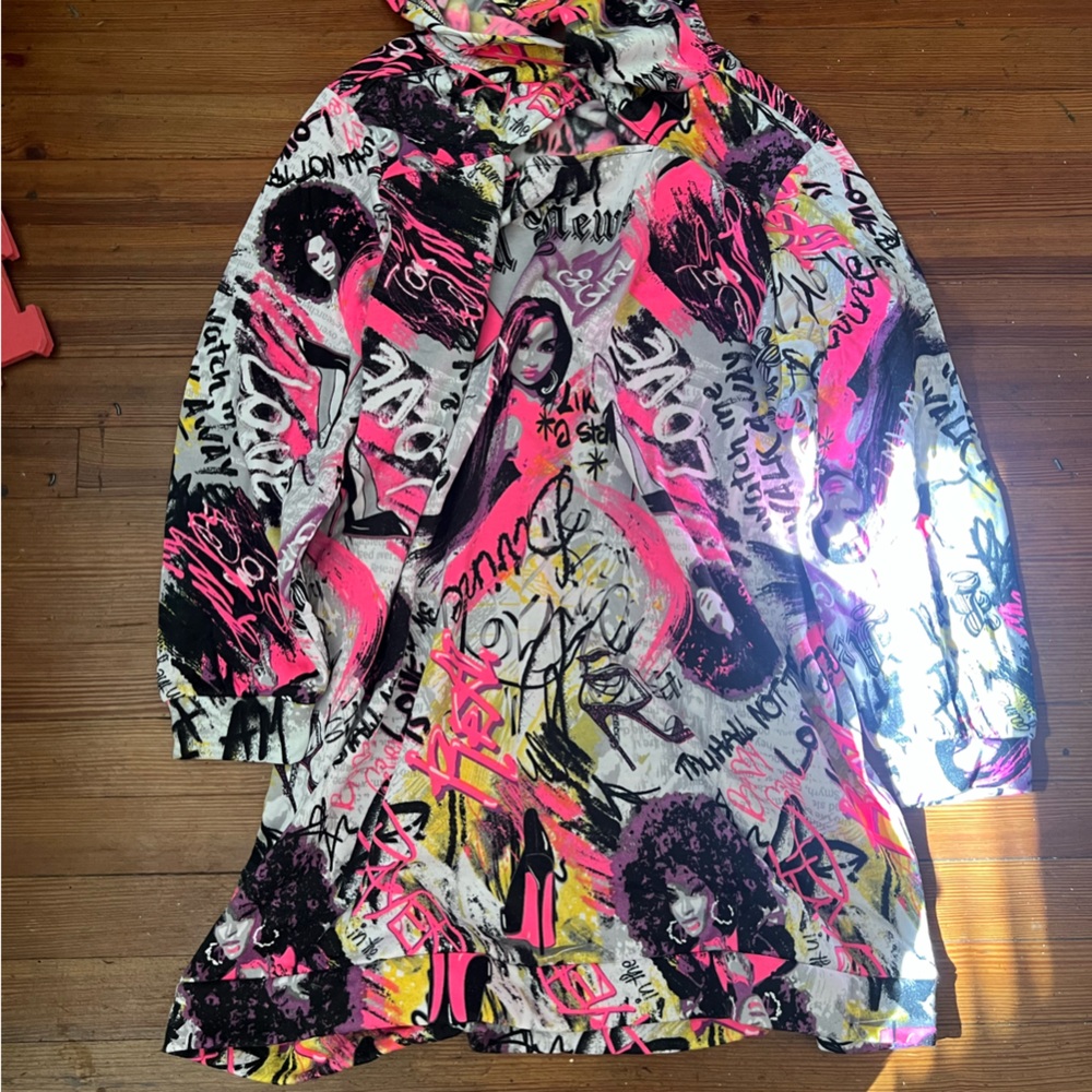 Graffiti Pull over hoodie